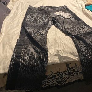 Leopard ski pants